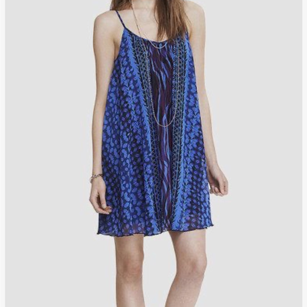 EXPRESS Blue Blue Placed
Print V-Neck Trapeze Dress